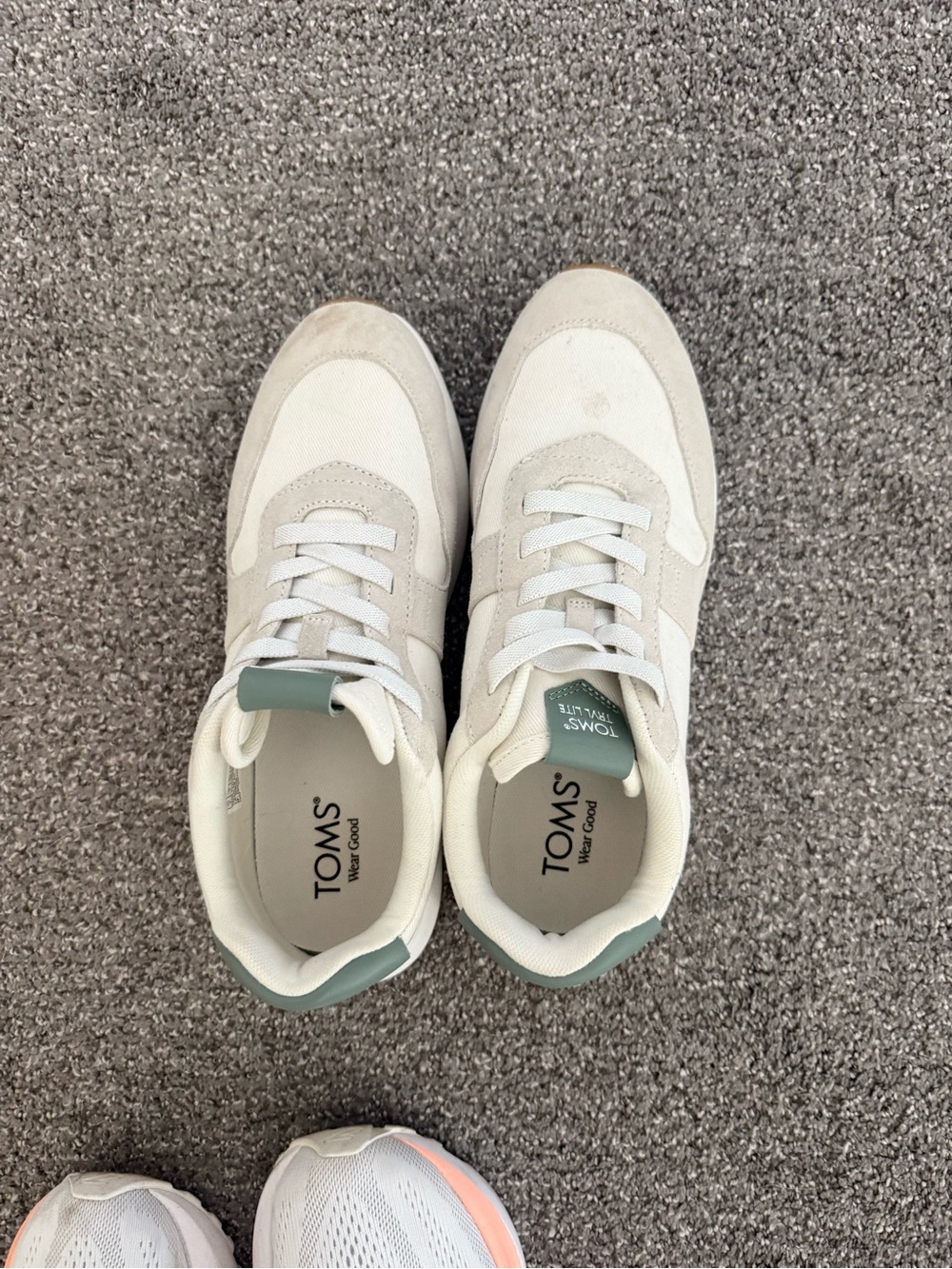 TOMS Men’s Off-White Sneakers with Green Heel Tab